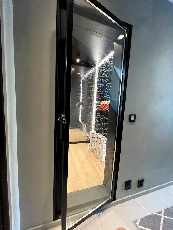 D-190 Glassdør Svart utenpåliggende dør 630x1900